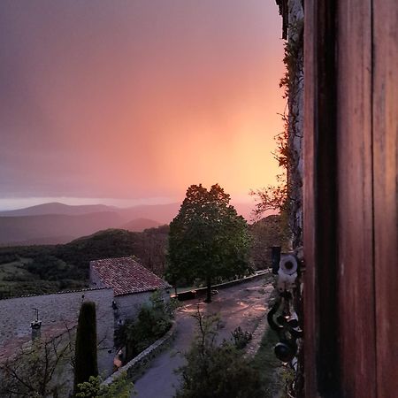 Les Roses Tremieres Bed & Breakfast Bargeme ภายนอก รูปภาพ