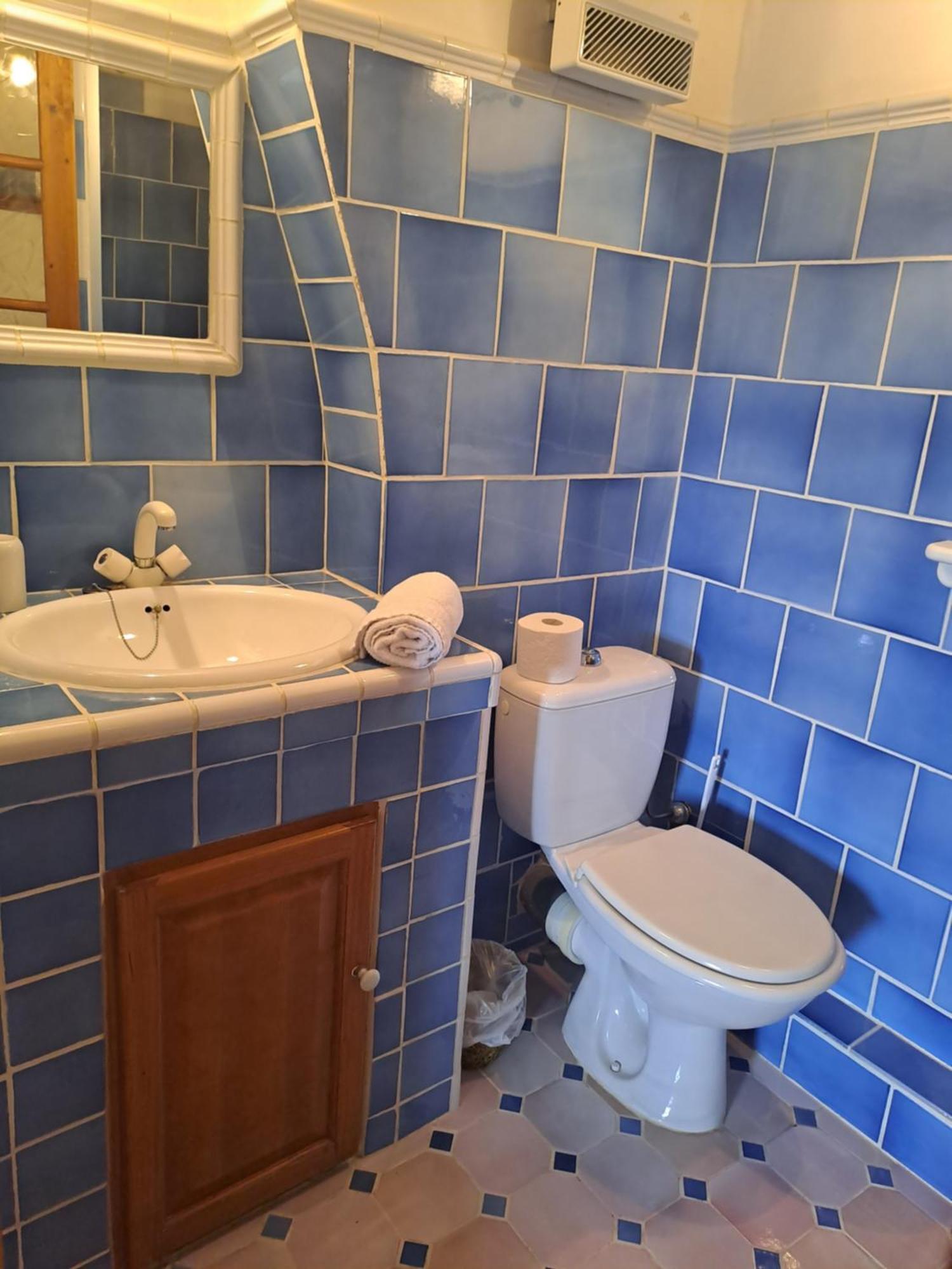 Les Roses Tremieres Bed & Breakfast Bargeme ภายนอก รูปภาพ